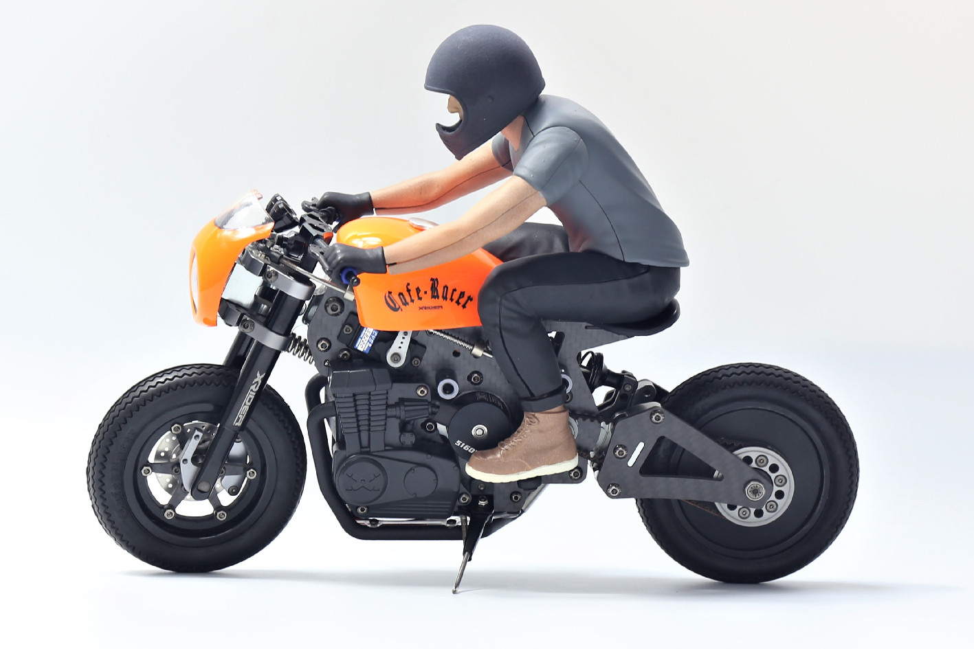 1：8 Cafe Racer